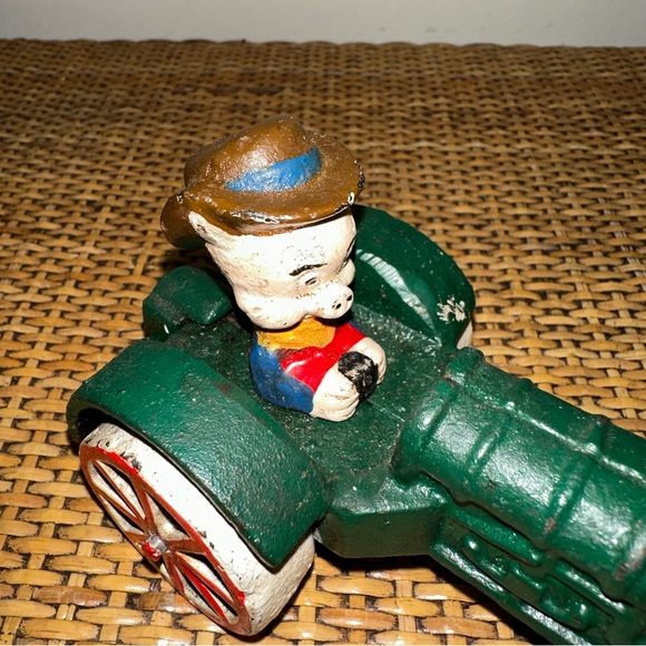 Vintage Looney Tunes Porky Pig Green Tractor 3” Tall Cast Iron Country Figurine - Picture 2 of 12